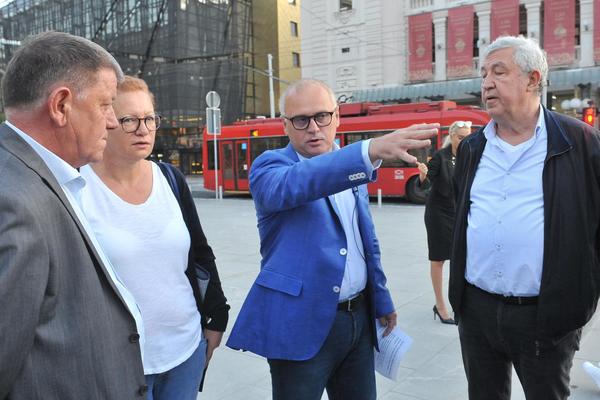 VESIĆ GRMI OD RANOG JUTRA: Naredio izvođačima da urade JEDNU STVAR o svom trošku. NISMO MI DRAGAN ĐILAS!