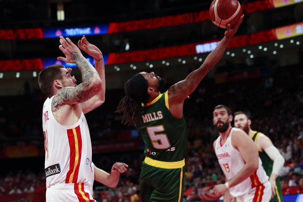 BRUTALNO POLUFINALE MUNDOBASKETA: Australija je vodila ceo meč, a onda se desilo potpuno ludilo u finišu utakmice!