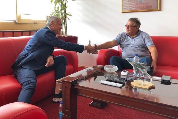 RUKA RUCI TERZIĆA I ČOVIĆA: FK Crvena zvezda donirao značajan novac KK Crvena zvezda!