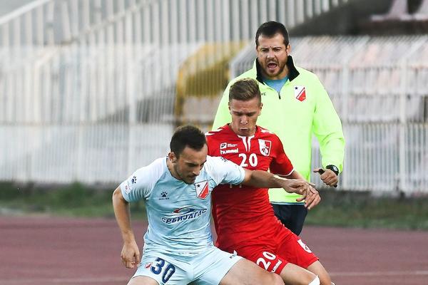 GOLMAN RADNIČKOG POKLONIO VOJVODINI POBEDU: Varnice u Nišu, krvava lica, Lalatović pretio, crveni kartoni...