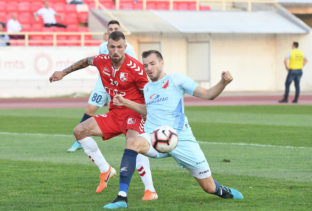 Stefan Mihajlović u dresu Radničkog (levo)  