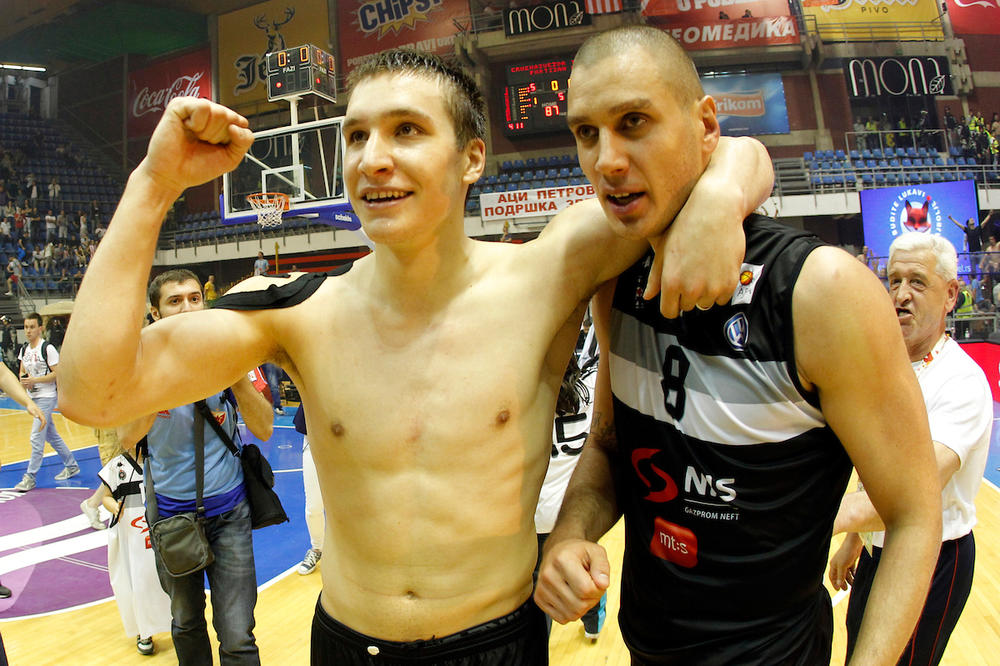 BOGDAN MI OBEĆAO DA ĆE RAZBITI LEBRONA, A OVO SE DESILO! Pavlović ispričao kako je zezao Bogdanovića pred put u NBA