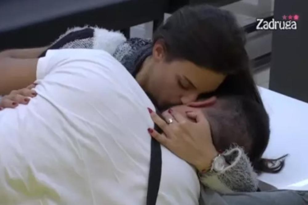 TOMOVIĆ I MIONA RAZMENJIVALI NEŽNOSTI PRED SVIMA: Haos zbog RODITELJA koji nisu za NJIHOVU VEZU