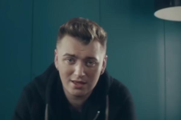 ČUVENI PEVAČ SE VIŠE NE OSEĆA KAO MUŠKARAC! Hoće da mu se OBRAĆAJU u TREĆEM LICU!