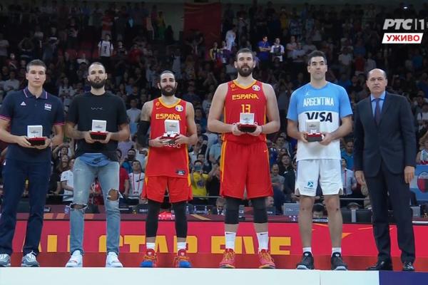 NIJE RUBIO MVP, NEGO BOGDAN: Publika u hali posle finala skandiranjem pokazala ko je za njih najkorisniji igrač!