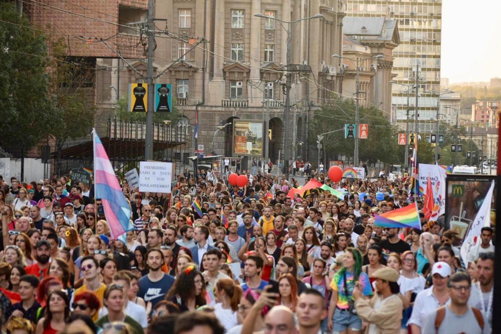 ON SE UBEDLJIVO NAJVIŠE SMORIO NA PRAJDU: Kada vidite IZRAZ njegovog lica, sve će vam biti jasno! (FOTO)