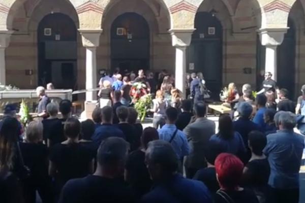 SAHRANJENA MAJKA VASE MICIĆA: Mnogo bivših saigrača došlo da bude uz srpskog reprezentativca, tu je i legenda!