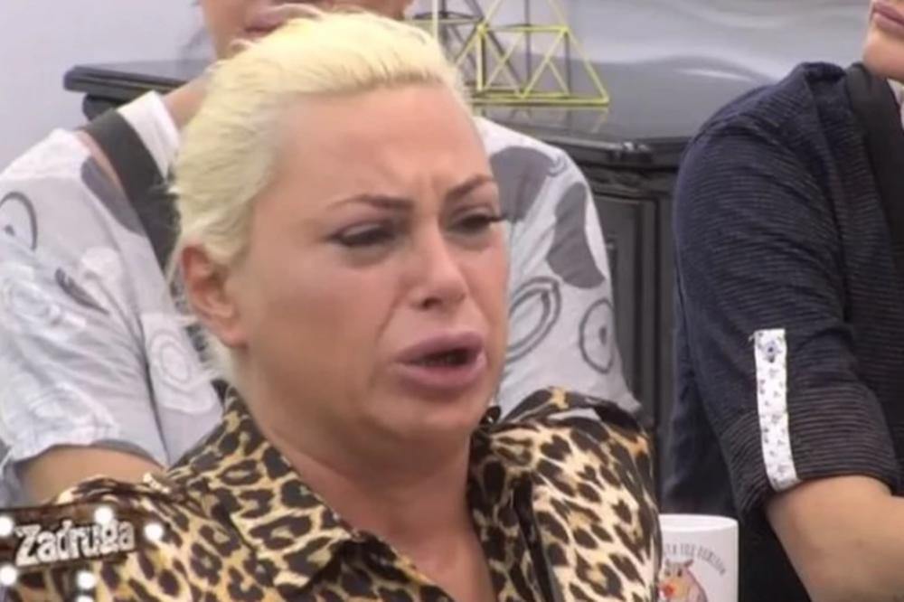 MARIJA KULIĆ NAPRAVILA SKANDAL U ZADRUZI: Uletela u PROGRAM UŽIVO sa OVIM U RUCI, svi ostali ZAPREPAŠĆENI