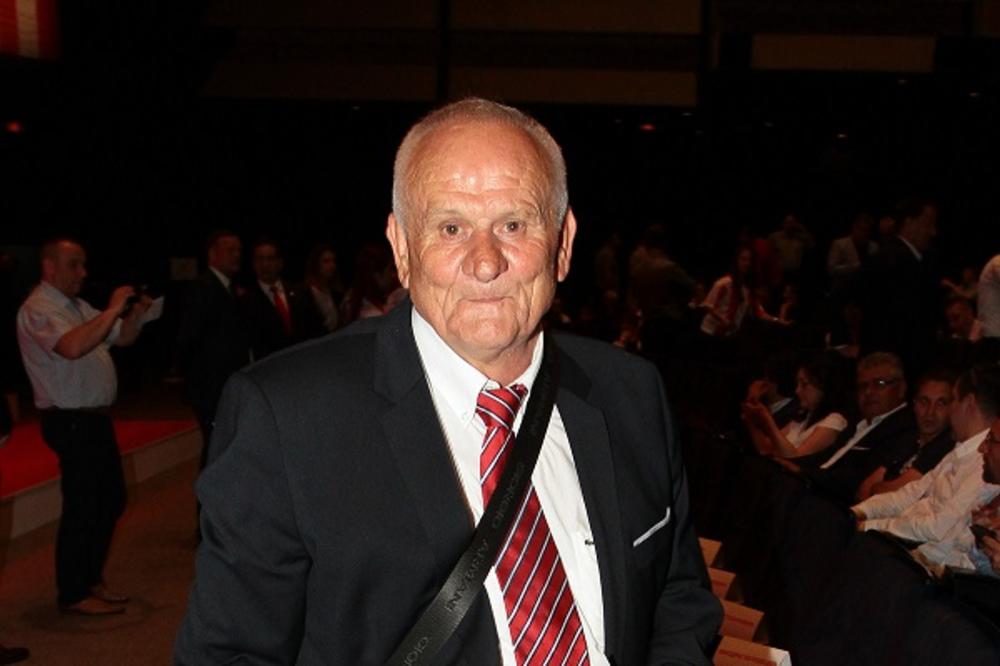 I TO BAŠ PRED UTAKMICU ZVEZDE SA BAJERNOM: Ljupko Petrović postao hit - smeje mu se ceo Balkan!