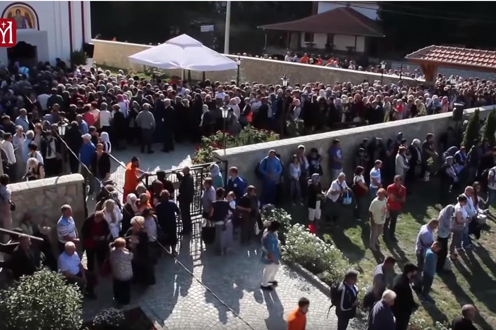 SRPSKI VERNICI VERUJU DA SE NA OVOM MESTU DEŠAVAJU ČUDA! Dete se probudilo iz kome jer su se RODITELJI TU MOLILI