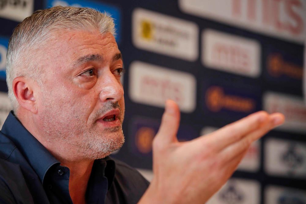 OSTAJE LI PEŠIĆ SELEKTOR SRBIJE? Oglasio se Danilović i poslao poruku PRIMITIVNIM KRITIČARIMA!