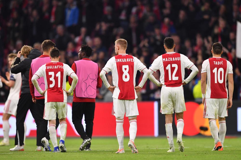 DUŠAN TADIĆ I SAIGRAČI VOZOM IDU NA UTAKMICU LIGE ŠAMPIONA: Nije šala, Ajaks ima važan razlog za ovu čudnu odluku!