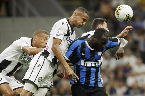 OPET RASISTIČKI ISPAD U ITALIJI: Novinar skandaloznom izjavom brutalno izvređao Romelua Lukakua!