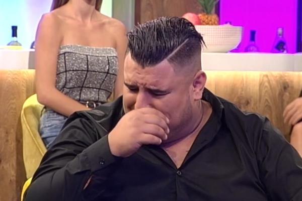 DOK DARKU OTKAZUJU BUBREZI, MARINA GAGIĆ NIJE SA NJIM! Evo gde se nalazi, napustila ga i ODVELA SINA! (FOTO)