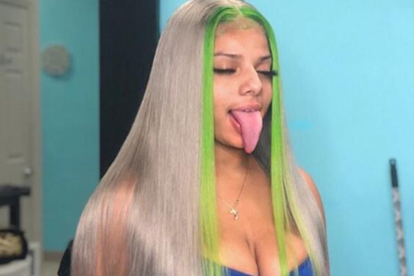 OVA ŽENA SE PROSLAVILA JER JOJ JE JEZIK DUG 16 CENTIMETARA: Od njega i ZARAĐUJE, radi nešto malo čudno (FOTO)