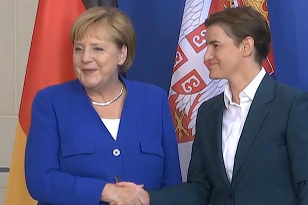 MERKELOVA SE JAVILA ANI BRNABIĆ: Sve da bi joj ovo rekla!