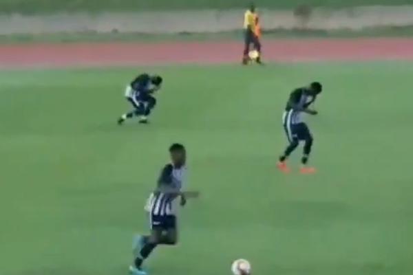 ZASTRAŠUJUĆE ZA GLEDANJE: Grom udario fudbalera tokom utakmice!