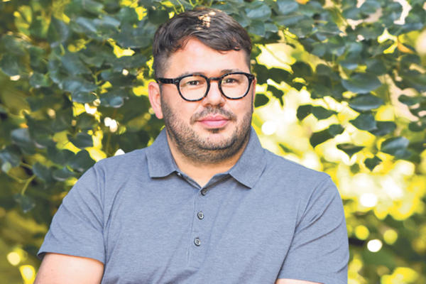 DIREKTOR ADRIA MEDIA GRUPE O ODRŽIVOJ BUDUĆNOSTI Igor Žeželj: Zasadi tri drveta i vrati prirodi svoj kiseonik!