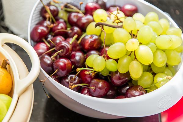 JEDNA VRSTA GROŽĐA REŠAVA VAS PROBLEMA SA PROBAVOM: Evo koje treba da izaberete prilikom KUPOVINE