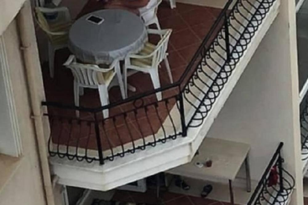POTPUNO LUDILO, SLIKA IZ APARTMANA U GRČKOJ HIT NA INTERNETU: Čekajte da vidite DONJI DEO