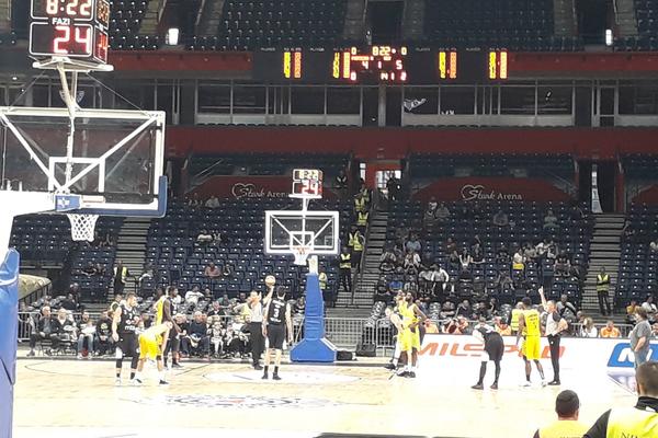 GROBARI, PA GDE STE?! Partizan igra prvi meč pred navijačima u Areni, a nigde nema najvatrenijih pristalica kluba!