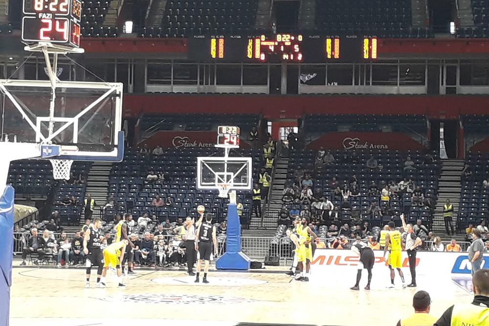 GROBARI, PA GDE STE?! Partizan igra prvi meč pred navijačima u Areni, a nigde nema najvatrenijih pristalica kluba!