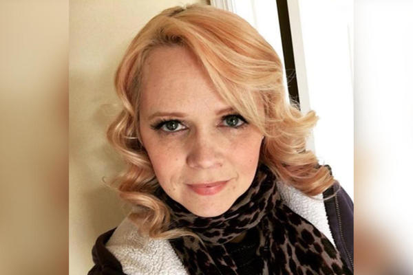 NAKON SMRTI SUPRUGA, TAJČI U VEZI SA AMERIČKIM MUZIČAREM: Ne može da sakrije sreću!