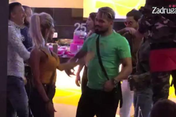 JOŠ JEDNA DISKVALIFIKACIJA U ZADRUZI?! Zavalila mu je takvu ŠAMARČINU da nije znao ŠTA GA JE SNAŠLO! (VIDEO)