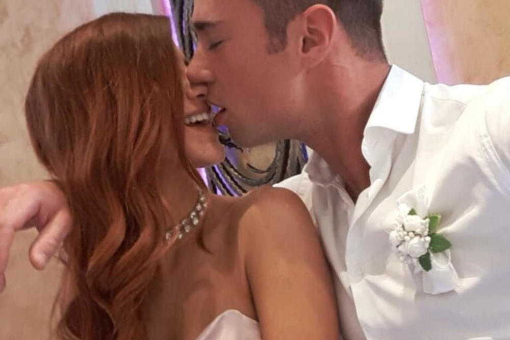 PORODILA SE BIVŠA MINISTARKA! Dete dobila sa kolegom, osvanula slika tek rođene bebe