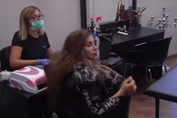 DALILA NAPRAVILA SCENU U SALONU, NAPALA FRIZERKU: Spalila si mi KOSU i uzela pare, sad ću ja tebe da SPALIM