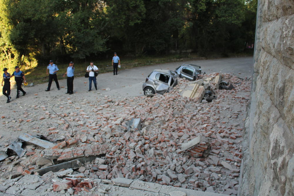 SITUACIJA JE ALARMANTNA U ruševinama pronađeno još poginulih! Broj žrtava u Albaniji raste!