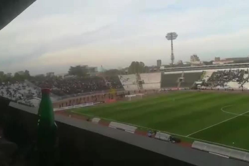 NEOBIČNO PREPUCAVANJE DELIJA I GROBARA PRED DERBI: I jedni i drugi su skandirali iste reči!