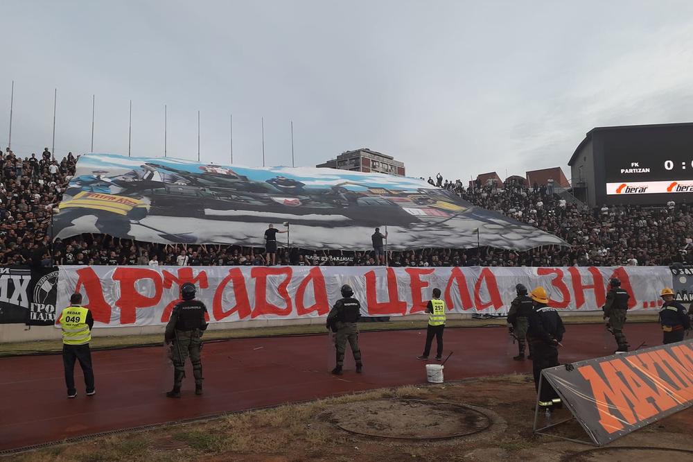 GROBARI ŠETALICOM UDARILI NA ZVEZDU I DELIJE: Naslikali su tenk, ali i još nešto čime su isprozivali crveno-bele!