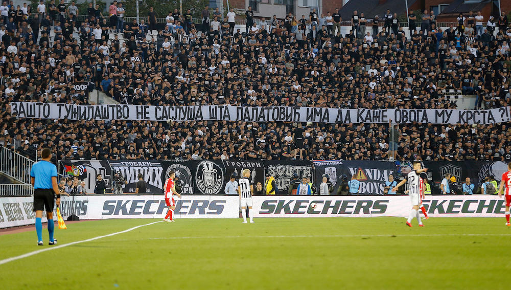 Transparent Grobara sa porukom Tužilaštvu