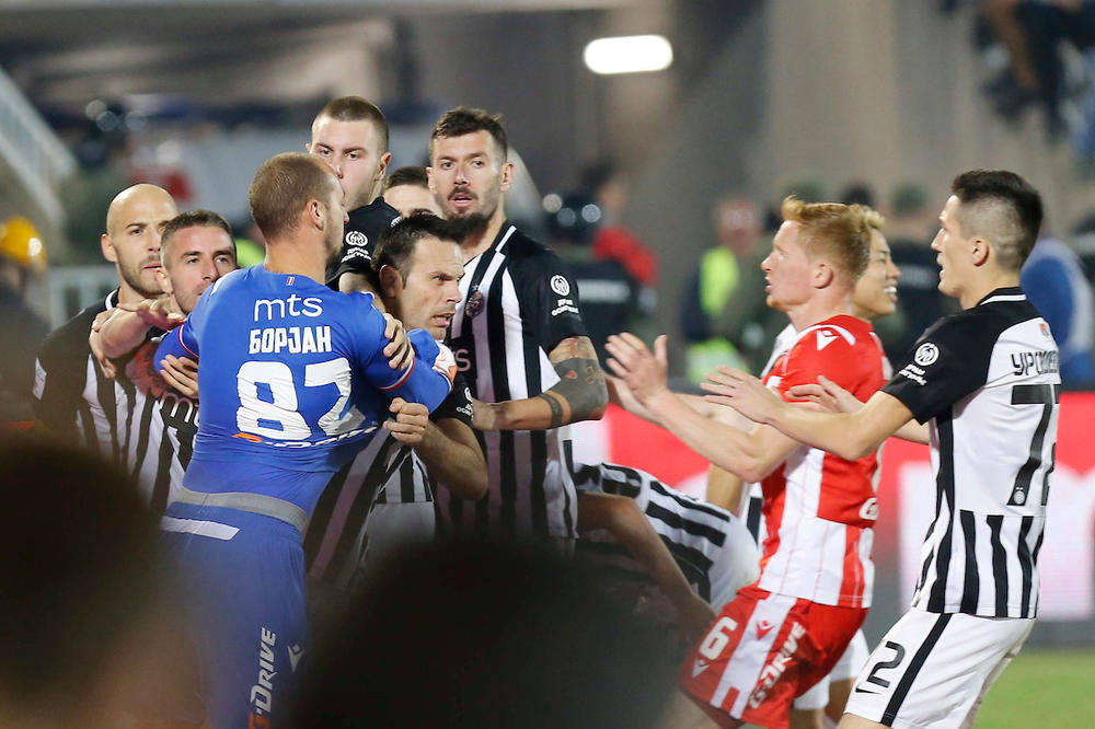 PANKOV SE ZALETEO NA MILETIĆA I OSTOJIĆA: Uleteo je i Borjan, Suma provociranjem Delija izazvao zamalo tuču!