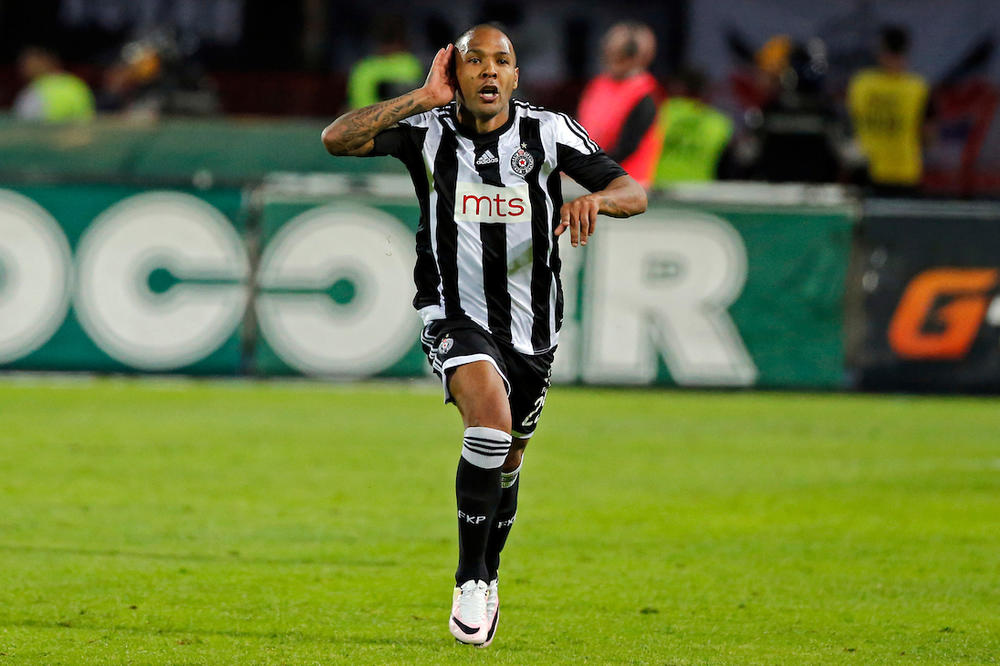 EVERTON LUIZ IZVREĐAO ZVEZDU POSLE DERBIJA: Brazilac dodatno prozivao Delije podsećajući na svoju proslavu gola!