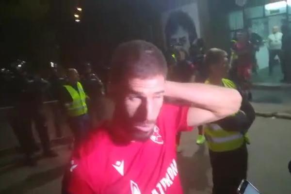DEGENEK VRUĆE GLAVE ODBRUSIO NOVINARIMA: Kažeš da nismo igrali fudbal?! Ne znam ko je pametniji ovde u fudbalu!