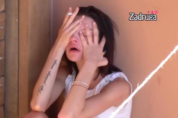 POKUŠALA DA ISEČE VENE U ZADRUZI!? RUKE ISKASAPLJENE: Nova kriza Tare Simov, kupatilo od krvi (VIDEO)