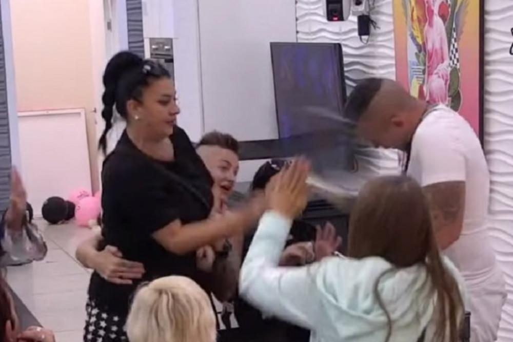 TUKLA SE SA SAŠKOM KARAN, A SADA VADI KROMPIR! Isplivao šokantan VIDEO bivše zadrugarke!