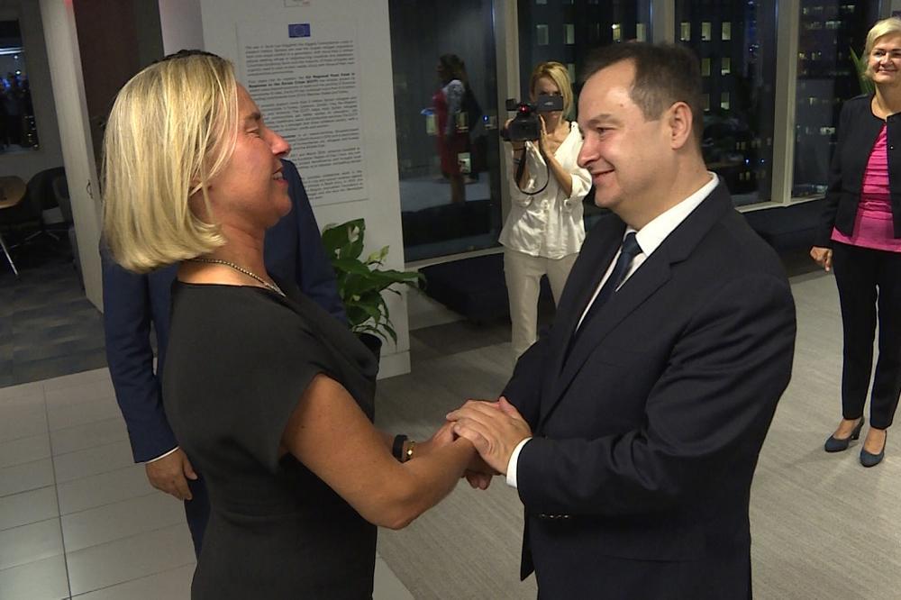 DAČIĆ I MOGERINI NA VEČERI: O čemu je pregovarao ministar spoljnih poslova Srbije?