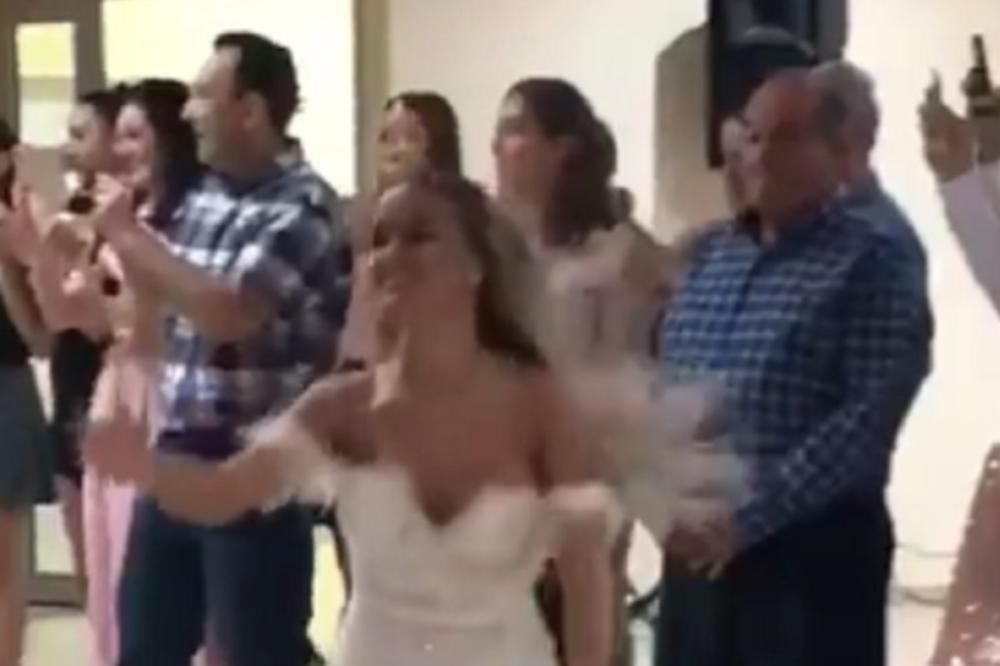 VELIKO SLAVLJE U PORODICI DŽEHVEROVIĆ: Izgovorila je DA, a na ruci SIJA DIJAMANT! Teodora NIKAD nije bila srećnija!