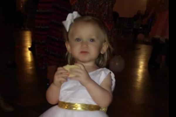 NAKON 6 GODINA MUČENJA DOBILI ĆERKU, PA JE IZGUBILI NA JEZIV NAČIN: Dadilja joj je uradila nešto NAJGORE IKAD