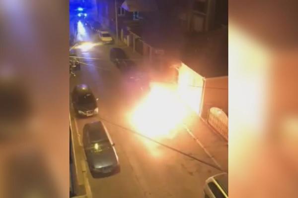 PETAR (29) JE IZBO MOMKA NOŽEM, JUTROS SU MU ZAPALILI AUTO! Pogledajte strašan obračun DVE GRUPE IZ ČAČKA