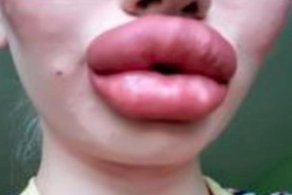 ŠIBALA JE GOLE MUŠKARCE KAO DOMINO DAMA: Procurio šokantni snimak naše poznate rijaliti učesnice! (VIDEO 18+)