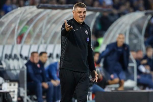 DOŠAO NA PROSLAVU, IAKO VEČERAS IMA PREDSTAVU: Milošević debituje kao glumac, a imao je poruku za svoj voljeni klub