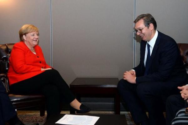VUČIĆ SE SASTAO SA ANGELOM MERKEL: Postoji samo jedan način da se REŠI KOSOVSKO PITANJE (FOTO) (VIDEO)