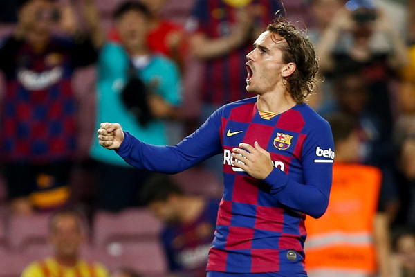 BOLJE MU IDE IGRICA, NEGO PRAVI FUDBAL: Zvezda Barse se pohvalila kako razbija u 'Menadžeru' - sa drugom ekipom!