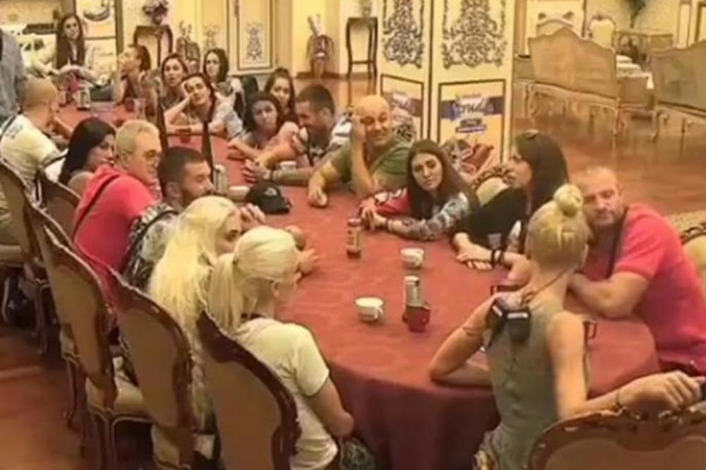 VELIKA PEVAČKA LEGENDA DANAS ULAZI U PAROVE: Njegov ulazak je NAJVEĆI ŠOK! Njega NAJMANJE očekujete!