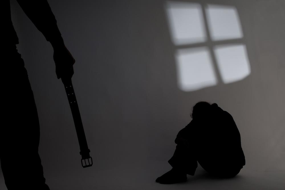 RASTIN KUM PRETUKAO ŽENU! Bila je sva modra, komšije prijavile horor