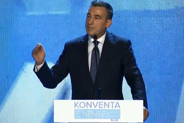 VUČIĆEVI I RAMINI LJUDI RADE ZA VESELJIJA: Ko vodi KAMPANJU GOSPODARA KOSOVA i da li je ona PLAGIJAT?